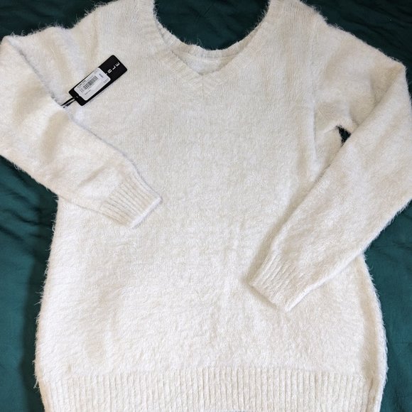 NWT Cream Carreli Jeans Eyelash Long Sweater Size: L - Picture 3 of 13